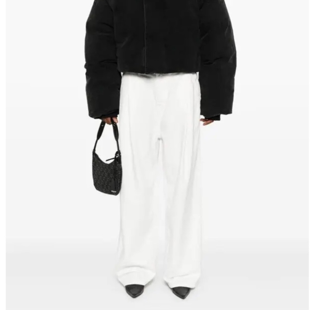 The Frankie Shop Drew denim jeans in white
Unisex
